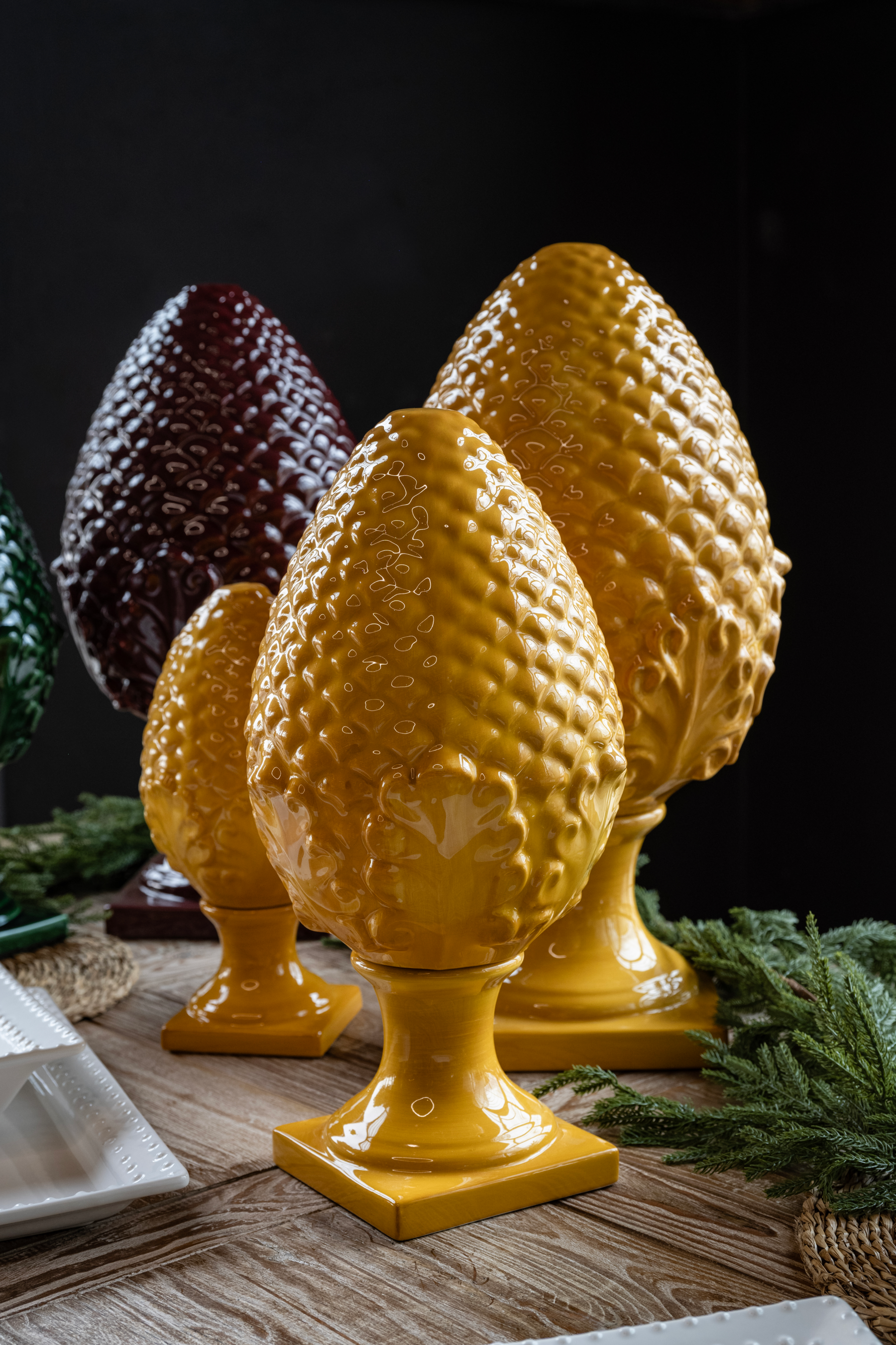 Pigna in Ceramica Gialla H. 50 cm