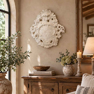 Stemma Decorativo in Resina Bianco 86x82 cm