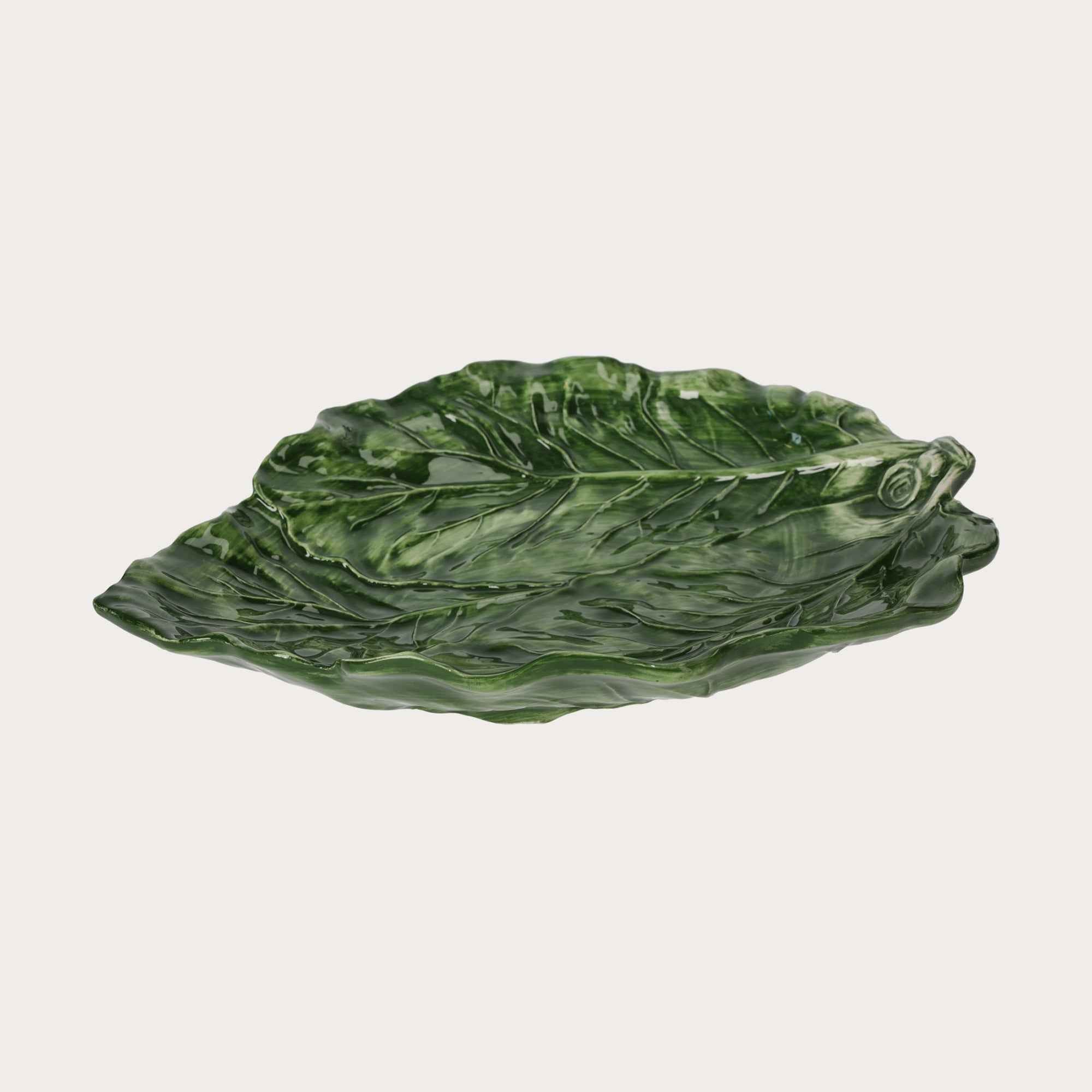 Piatto da Portata in Ceramica Verde a Forma di Foglia fatto a mano – Made in Italy