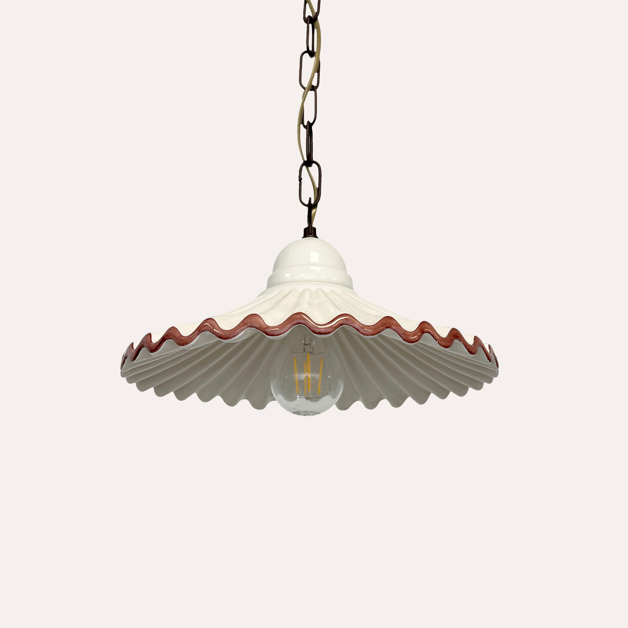 Lampadario a Sospensione Rustico in Ceramica Bianca con Bordo Marrone