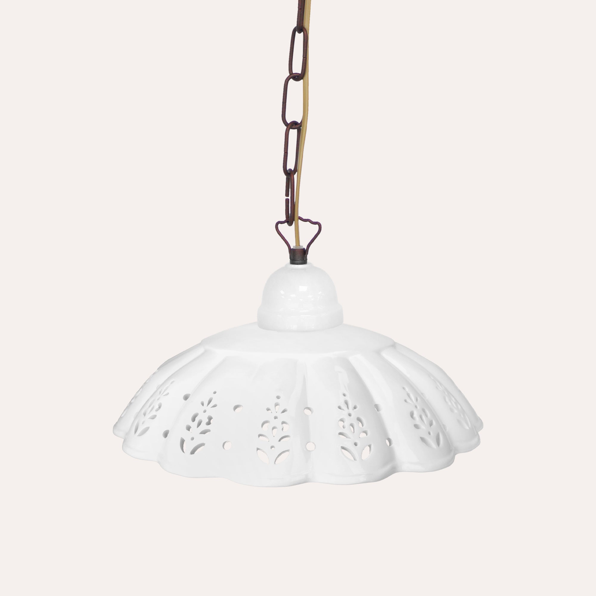 Lampadario a Sospensione in Ceramica Bianca Traforata