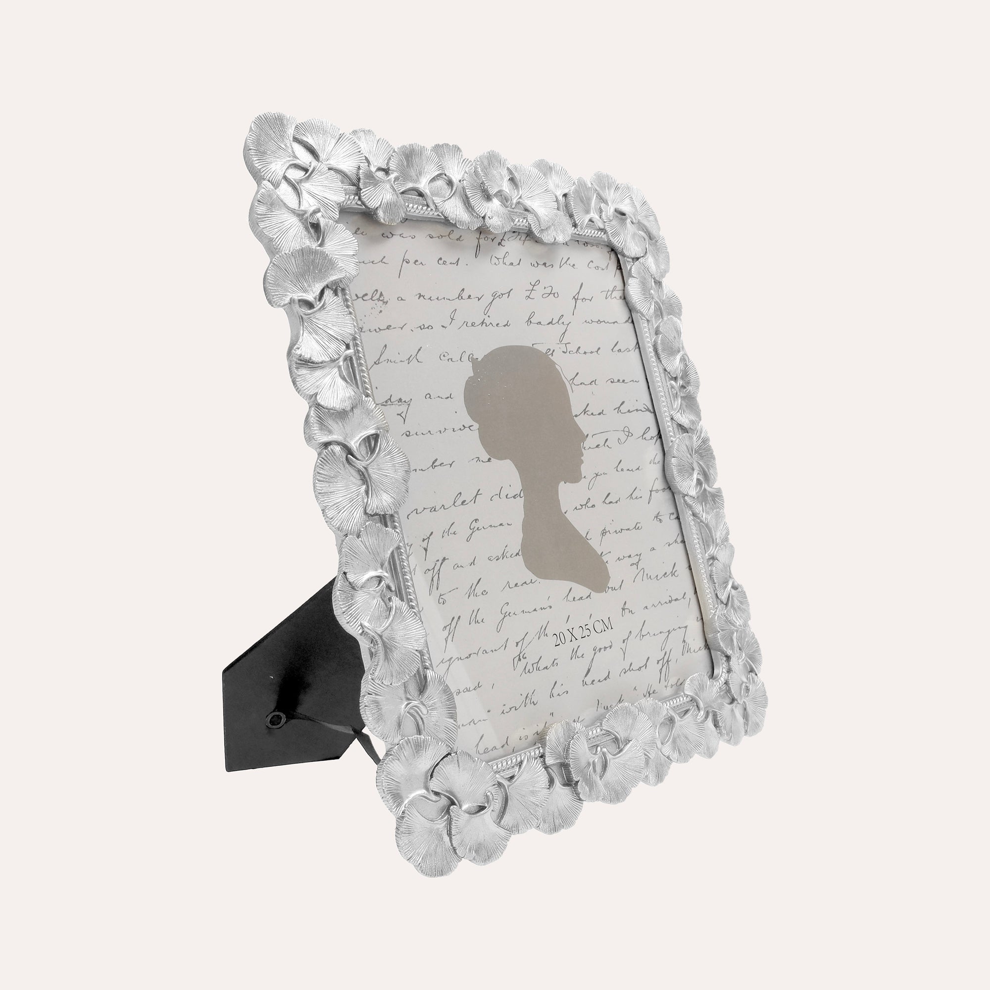 Large Photo Frame with Papyrus Motif in Silver (27.5x32 cm)
