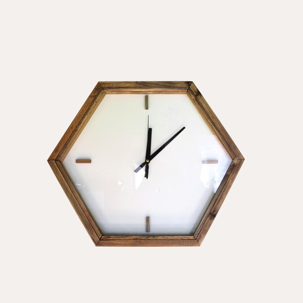 Orologio Esagonale in Legno Rustico D.50 P.8 cm