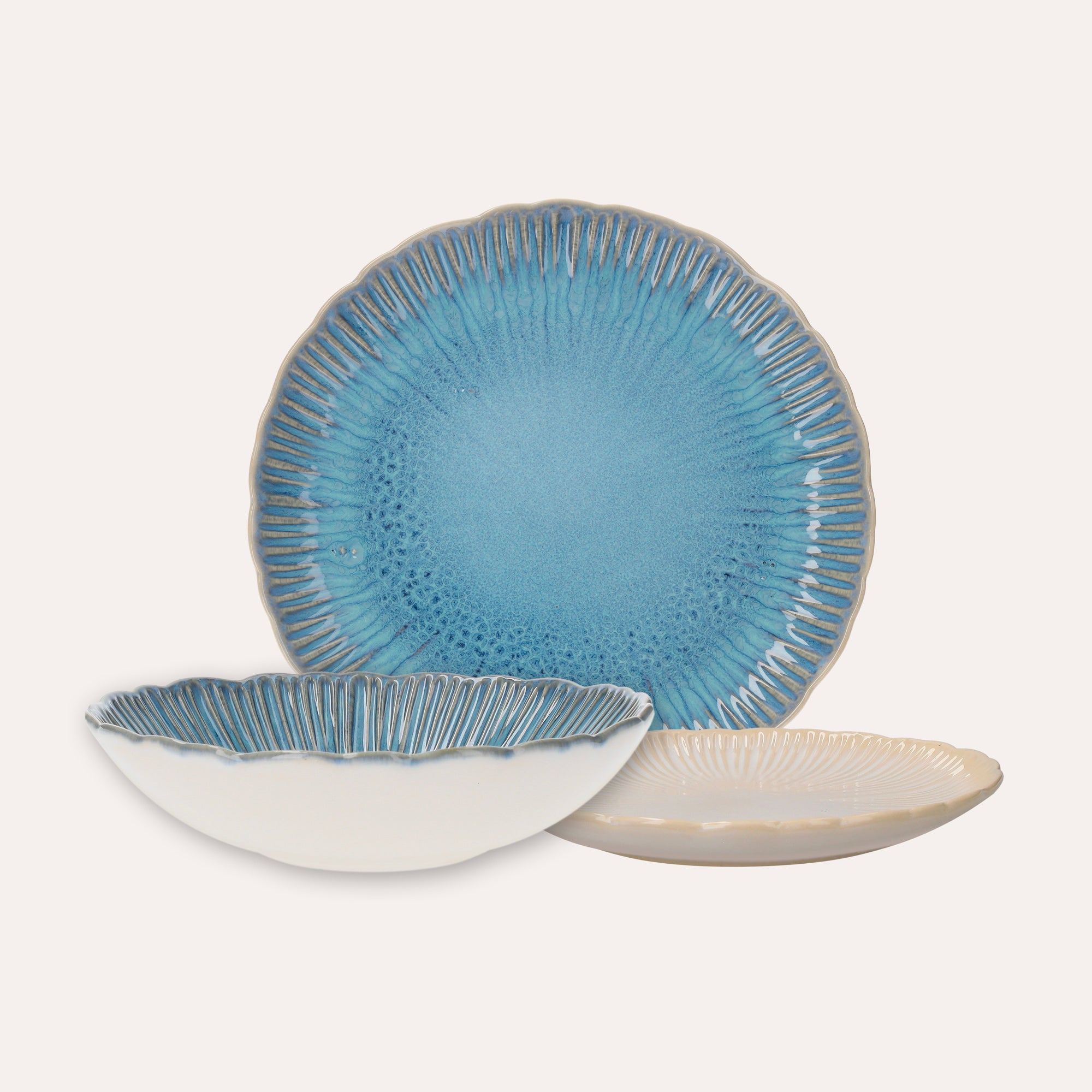 Servizio di 12 (4+4+4)Piatti in Ceramica Azzurra con Motivi a Corallo