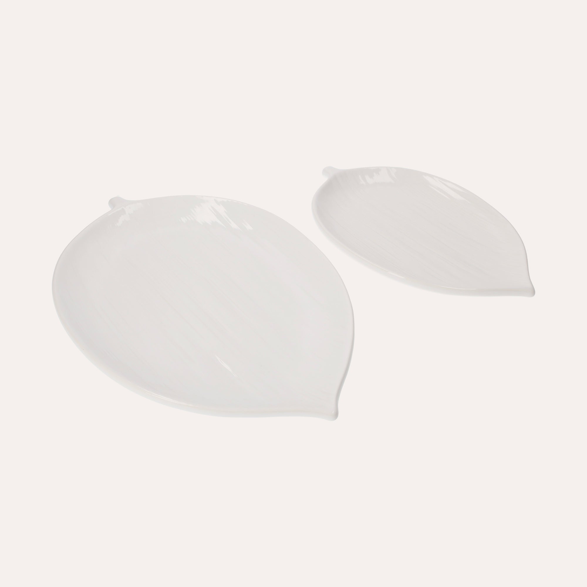 Set di 2 Piatti Piani a Forma di Foglia in Ceramica