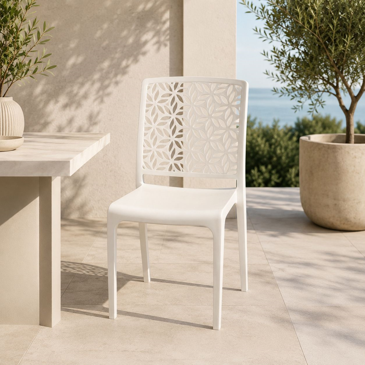 Sedia Traforata in Polipropilene Bianco Opaco 42x42x80 cm