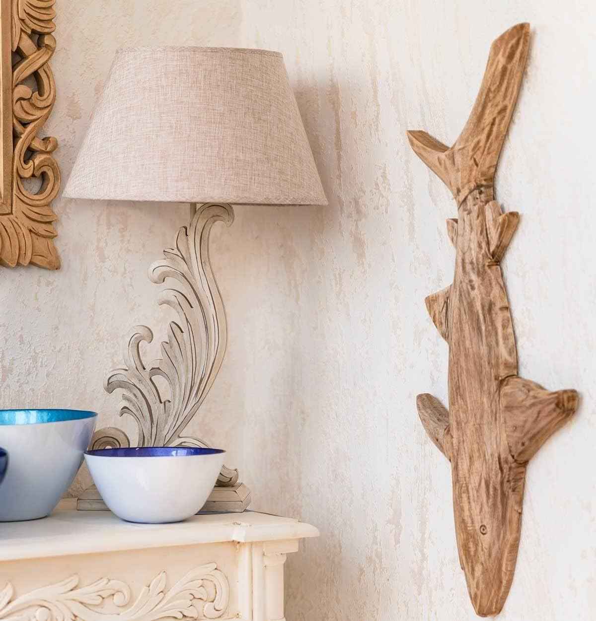 Decorazione in Legno a Forma di Squalo Artigianale